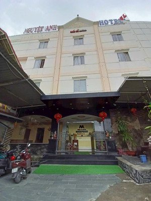 cần tiền hạ giá 68 tỷ còn 60 tỷ thương lượng
bán khách sạn mt đường huỳnh tấn phát dt 670 m2 đất