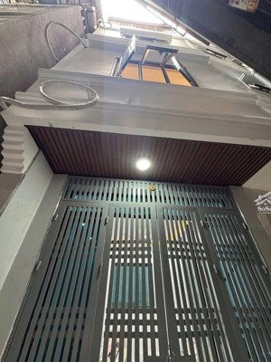 mặt ngõ kinh doanh, nhà 2 mặt ngõ rộng thoáng. dân trí cao. nhà về ở đuôn. 35m2 4 tầng. 7.15 tỷ