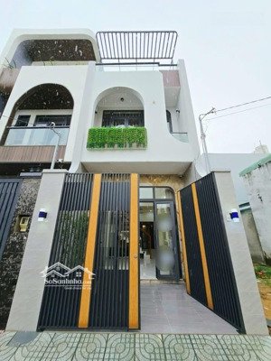 bán nhà phố lam sơn, phường 2 , tân bình, 63m2, 3 tỷ 650 triệu , đang còn hđ cho thuê 17tr /tháng