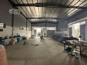 cho thuê kho mới xây mt gần bến xe ! hoà an cẩm lê giá 25triệu / tháng
dt: 290m2 (13x22)