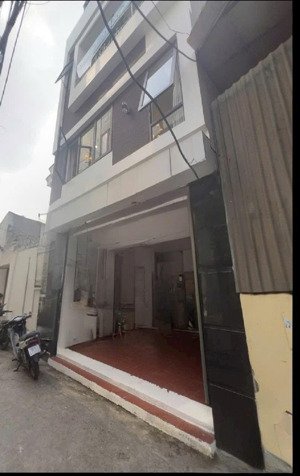 ngọc trì thông cổ linh, vài bước ra ngã tư thạch bàn, nhà dân xây, gara ôtô, có thể lắp thang máy