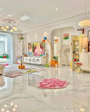 nhượng lại suất cán bộ 3pn mã 01b và 05a tầng 19. vào tiền 30% ký hđ trực tiếp cđt. vay nh lãi 0%.