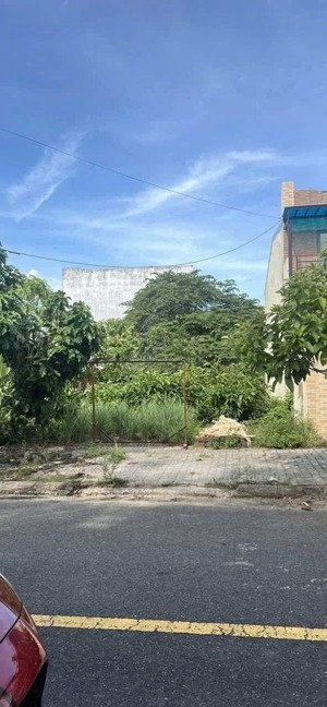 cần bán gấp 1 lô đất đẹp ngang 6m