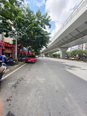 bán toà văn phòng 7 tầng nổi - 1 tầng hâm - 1 tum - mặt phố đại la - quạn hai bà - vỉa hè mênh mông