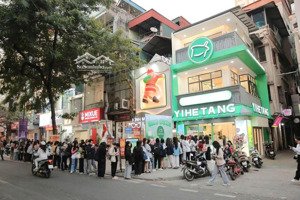 cho thuê nhà mặt phố chùa bộc, kinh doanh sạch sẽ , vị trí đẹp, dân trí cao, tập chung nhiều quán