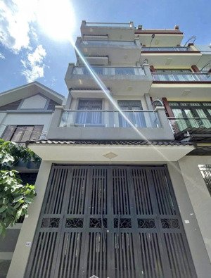 chính chủ bán nhà huỳnh tấn phát, quận 7. giá /49,5m2(4,5x11m). đang cho thuê nguyên căn 18tr