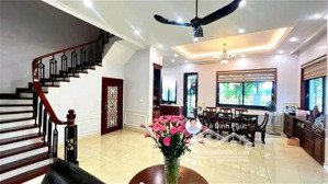 nhà đẹp ở ngay, 62m2x5t, mt 5m, 7 chỗ vào nhà, đối diện cc feliz home, ở + kd văn phòng, 13.5 tỷ