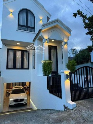 nhà phố mặt tiền kqh ngô quyền vị trí đẹp, nhà mới, đẳng cấp giữa lòng đà lạt