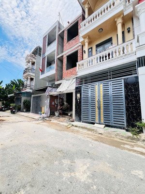 chốt gấp! khu vực đã xây nhà kín - sót 1 lô đất trống full thổ duy nhất- (4m x 13m) - chỉ 4 tỷ nhin