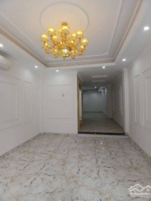 lĩnh nam ngõ thông ô tô tránh - 5 tầng mới koong - thang máy, gara ô tô - 15 tỷ 8