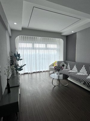 cho thuê căn hộ 3 ngủ tại ct10 việt hưng , long biên. 