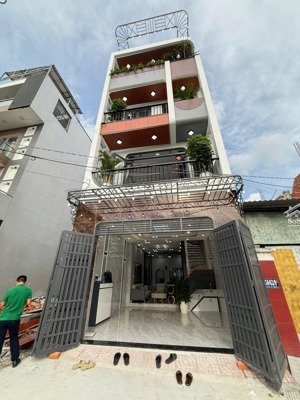 nhà mới dt khủng. 5m x 19m-95m2-full nội thất cao cấp. hẻm 6m ngay sát uỷ ban phường - ngã tư ga