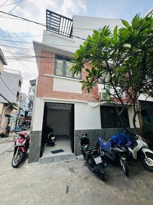 chdv kế đh vl nguyễn văn đậu, p.11, bt dt(6.5x11.5) nở hậu, 9p full nội thất hđt 60tr/th chỉ 16.8tl