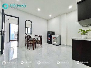 căn hộ 1 phòng ngủ mới xây ban công có đầy đủ nội thất ngay hàng xanh