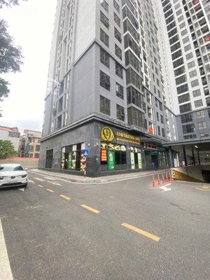 cho thuê mặt bằng kinh doanh,cửa hàng đẹp 50m,130m tại chân đế chung cư mipec xuân thủy,cầu giấy,hn