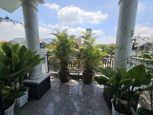 bán biệt thự sân vườn kdc khang điền q9 tp thủ đức. ngang 8x20m