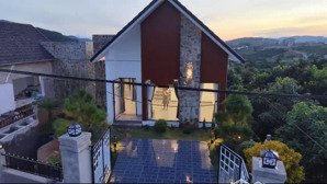 căn nhà nghỉ dưỡng ven đà lạt với chiếc view thông ,view tượng mẹ quan âm