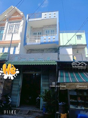 nhà bán hẻm nhựa 8m, xe hơi ngủ trong nhà,3 tầng kiên cố, 4m x 19m(76m2) giáp tên lửa nối dài