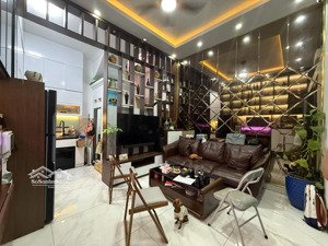 nhà đẹp 3 pn ở ngay phố khương trung, thanh xuân phân lô,ngõ 3 gác,26m2,ở ngay,50m ra chợ, 6.97 tỷ