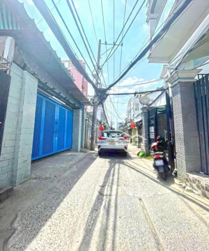 mua đất tặng nhà 4x20m, xe hơi vào nhà, 6.3 tỷ mặt tiền hẻm xe hơi huỳnh tấn phát, phú thuận quận 7