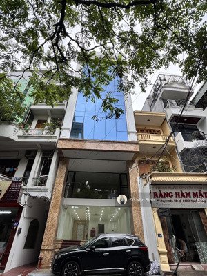 tôi chính chủ cần bán toàn nhà 1 tầng hầm + 8 tầng nổi tại phố nguyễn ngọc nại - giá 58 tỷ