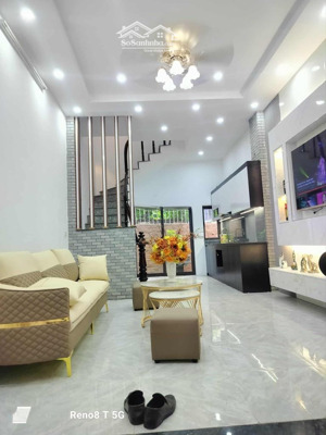 bán nhà phố viên 32m2, xây 5 tầng, sổ đỏ, cách bãi đỗ xe ô tô 50m, ở ngay, giá tốt có thương lượng