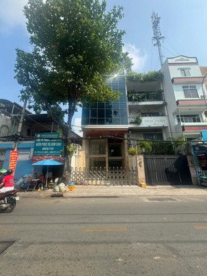 rẻ nhất khu vực,chủ cần bán nhà mặt tiền đường bùi đình tuý p.12 bình thạnh.dt:6,3x30m2 giá 43 tỷ.