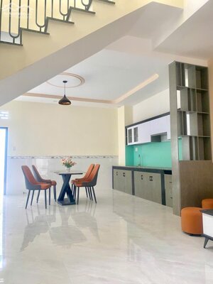 NHÀ LẦU 105M2 THỔ CƯ 3 PHÒNG NGỦ, SÂN, ĐƯỜNG XE HƠI, TÂN PHONG, BIÊN HÒA. GIÁ 3TỶ