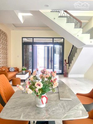 nhà lầu 105m2 thổ cư 3 phòng ngủ, sân, đường xe hơi, tân phong, biên hòa. giá 3tỷ