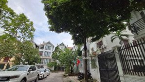 cho thuê biệt thự liền kề cạnh le grand jardin sài đồng , long biên 120m2 x4t ô tô đỗ cổng ngày đêm