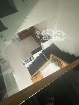 cho nữ thuê phòng riêng trong nhà nguyên căn