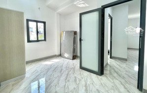 chính chủ cho thuê studio cửa sổ trời full nội thất free phí gửi xe ngay ngã tư hàng xanh