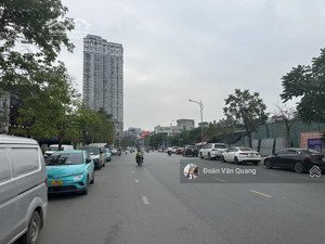 bán nhà phố nguyễn chí thanh, gần hồ, 10m ra oto. dt 30m2, 4 tầng, mt 3,5m, giá 7,8 tỷ.