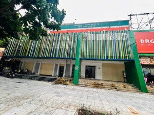 cho thuê nhà mặt phố đường láng-đoạn đẹp trung hoà diện tích 600m mặt tiền 25m phù hợp mọi mô hình