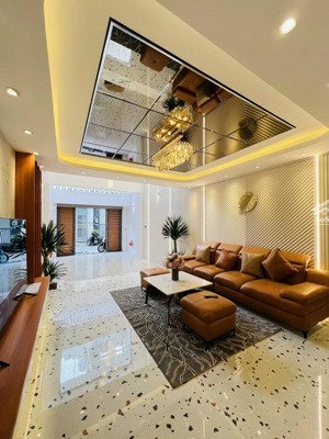 bán nhà hẻm xe hơi đường lê văn sỹ phường 12 quận 3, dt: 4.4x18m, 2 lầu st, giá 14.8 tỷ