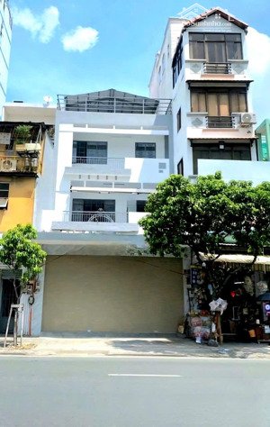 cần cho thuê nhà ngay mt lê văn sỹ, p. 14, q. 3 gần khúc trần quang diệu.