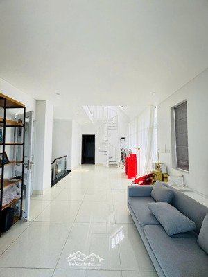 bán biệt thự 10x18m 3 tầng nội thất cao cấp đường liên phường q9 giá chỉ 22.5 tỷ