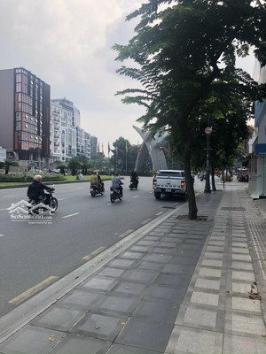 bán nhà mt đường 3/2 p14.quận 10 đoạn vỉa hè 8m dt:4.5x24m 100m2 giá chỉ 34.5 tỷ 3 tầng