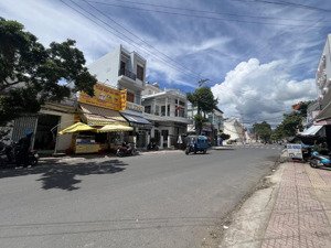 bán nhà mặt đường đinh tiên hoàng, gần trường học kinh doanh cực đông khách