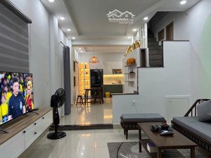 hiếm. chỉ 5 tỷ. có ngay nhà mới tân sơn nhì, 4.1 x 13m, hẻm xe hơi 6m, 2 tầng 2pn2wc