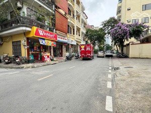 siêu phẩm mặt phố cầu giấy lô góc 3 thoáng 61/80m2 8 tầng kinh doanh đỉnh vừa ở vừa cho thuê