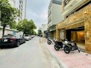 Bán nhà phúc lợi, 80m2 đường oto tránh vỉa hè, thang máy đẹp