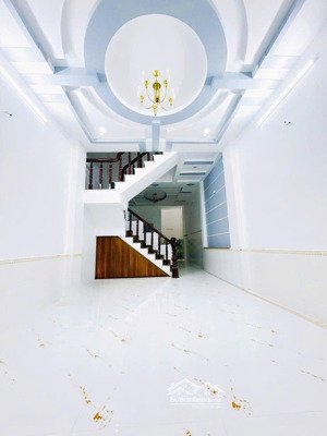 nhà mới tinh 3 tầng btct, 70m2, 4pn, 4wc, ô tô đỗ cửa, sát hiệp thành city, gần chợ cây thị