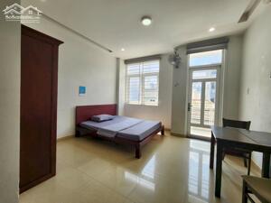 Cho thuê phòng ban công 30m2 quận 10 gần toà Viettle và vòng xoay dân chủ