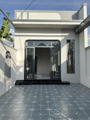 cho thuê nhà nguyên căn, đầy đủ nội thất. xách vali vào và ở.