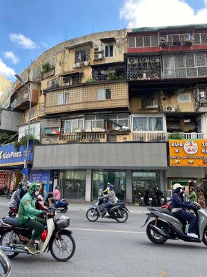 cho thuê nhà góc siêu đẹp phố tôn thất tùng, đống đa. dt 35m, lửng 15m, mt 8m, kd mọi mô hình, 85tr