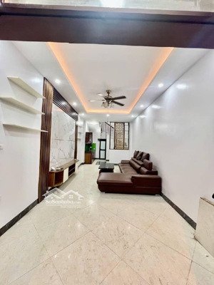 bán gấp nhà bạch mai 39m2, 4 tầng, 6.8 tỷ, ngõ ba gác, vài bước chân ra ô tô, khung cột chắc chắn