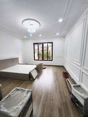 bán nhà cầu giấy trung tâm quận, 30m² x 5 tầng, hơn 7 tỷ gần nguyễn khang, quan hoa