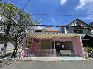 cho thuê biệt thự góc 3 mặt tiền đường ngô quang huy - phường thảo điền - quận 2!