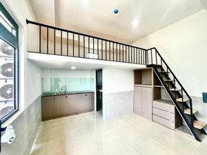 cho thuê phòng trọ ngay trung tâm thủ đức gác cao - phòng rộng - có nội thất - mới 100%